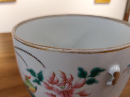Lot 97 - A pair of Chinese Famile Rose porcelain cache...