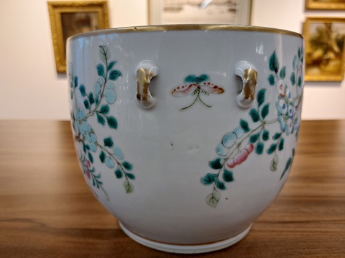 Lot 97 - A pair of Chinese Famile Rose porcelain cache...