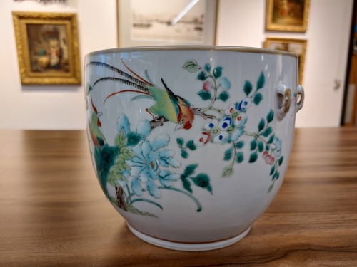 Lot 97 - A pair of Chinese Famile Rose porcelain cache...