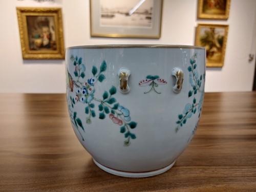 Lot 97 - A pair of Chinese Famile Rose porcelain cache...