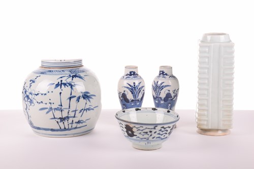 Lot 68 - A large Chinese blue and white porcelain...