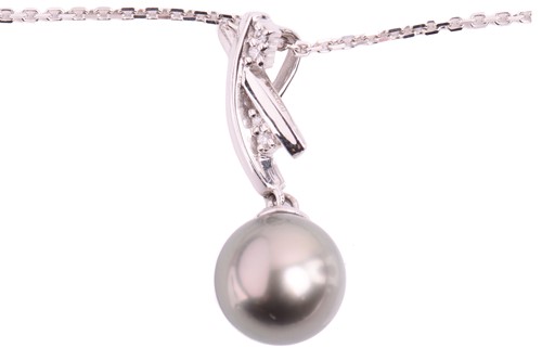 Lot 142 - A Tahitian pearl and diamond pendant on chain,...