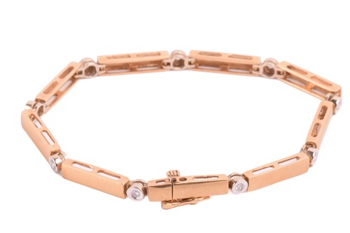 Lot 3 - An 18ct gold bar link bracelet with...