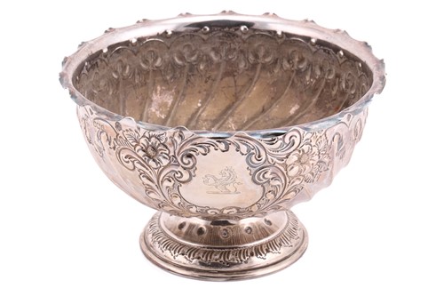 Lot 406 - An Edwardian silver rose bowl of round...