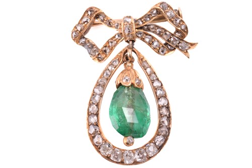Lot 217 - A Victorian emerald and diamond bow brooch,...
