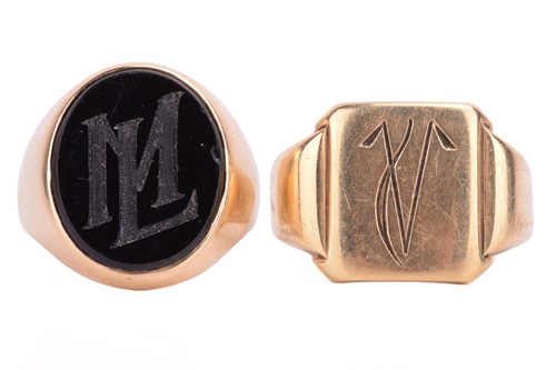 Lot 141 - Two signet rings; the first one comprising an...