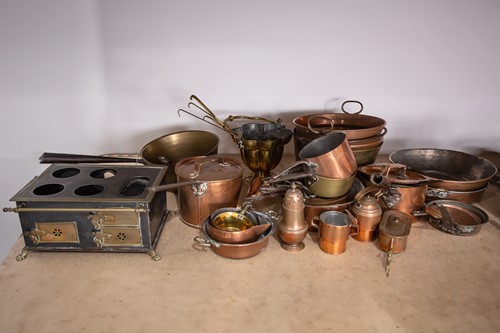 Lot 84 - A large collection of copper pans, kettles,...