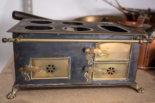 Lot 84 - A large collection of copper pans, kettles,...