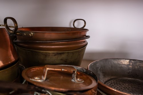 Lot 84 - A large collection of copper pans, kettles,...