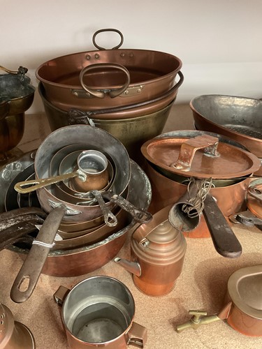 Lot 84 - A large collection of copper pans, kettles,...
