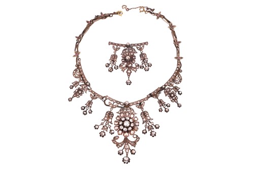 Lot 253 - A Late Ottoman floral fringe necklace set with...