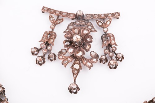 Lot 253 - A Late Ottoman floral fringe necklace set with...