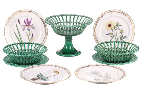 Lot 335 - A group of Wedgwood green majolica basket...