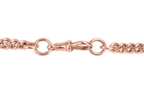 Lot 151 - A curb link chain in 9ct yellow gold,...