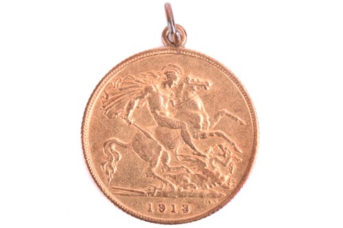 Lot 309 - A half sovereign pendant, 1913, bearing...