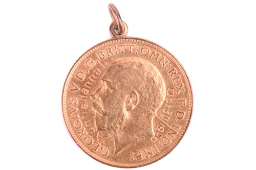 Lot 309 - A half sovereign pendant, 1913, bearing...