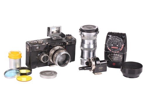 Lot 349 - A Zeiss Ikon Contax 35mm rangefinder camera,...