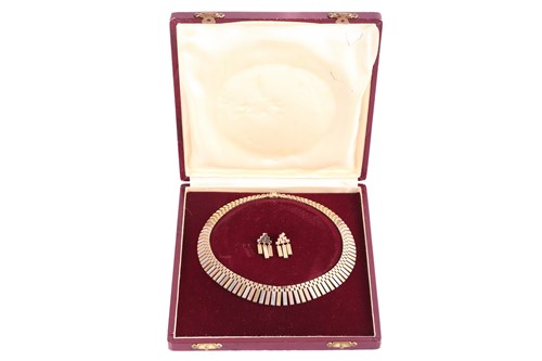 Lot 373 - A fringe necklace and earring suite,...