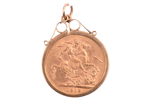 Lot 393 - A George V full sovereign, 1913, in a 9ct...