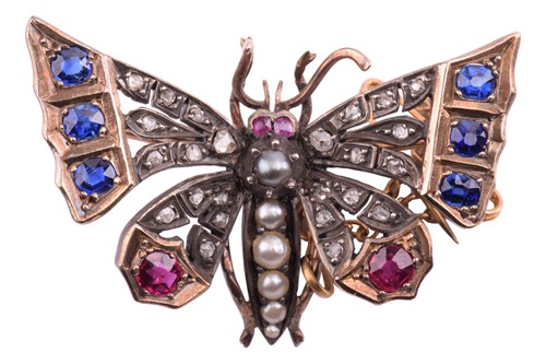 Lot 254 - A Victorian butterfly brooch in a naturalistic...