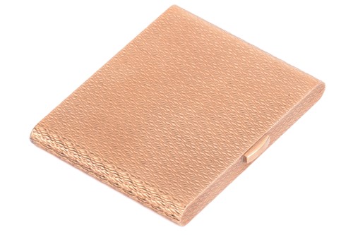 Lot 399 - A 9ct yellow gold compact, of rectangular form...