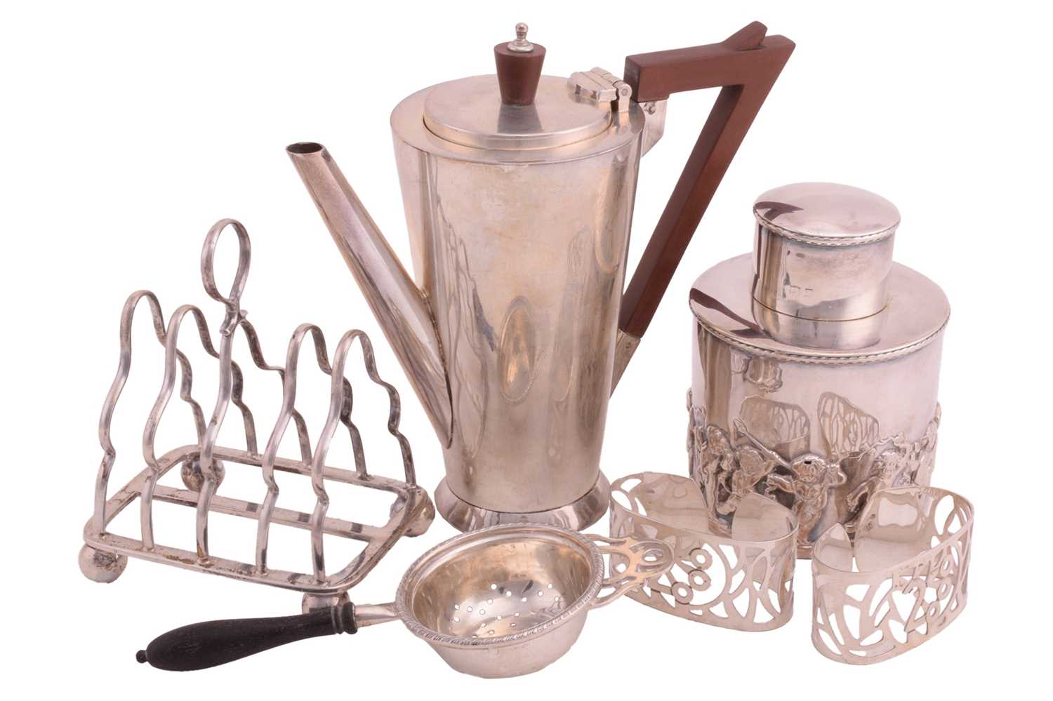 Lot 549 - A collection of silver items including a