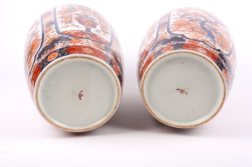 Lot 133 - A large pair of Japanese Imari porcelain...