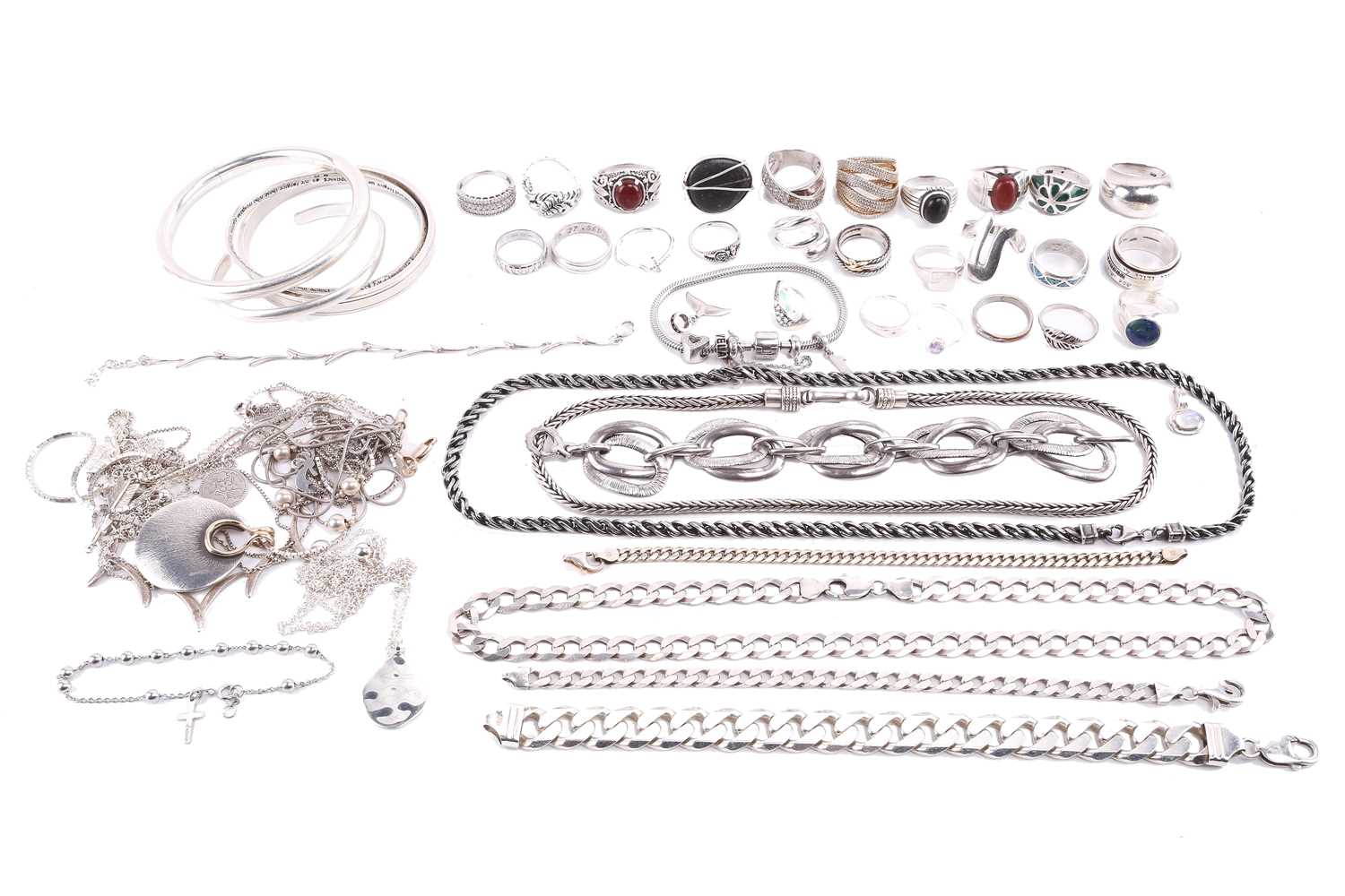 Lot 70 - A large collection of silver jewellery...