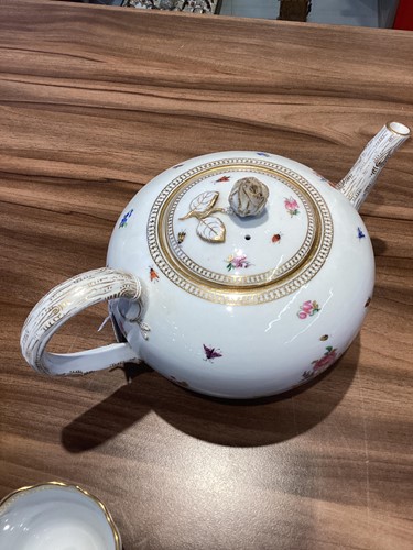 Lot 269 - A Meissen part coffee service, late 19th...