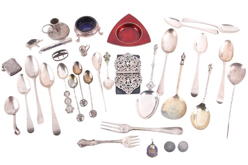 Lot 526 - A mixed collection of silver and white metal...