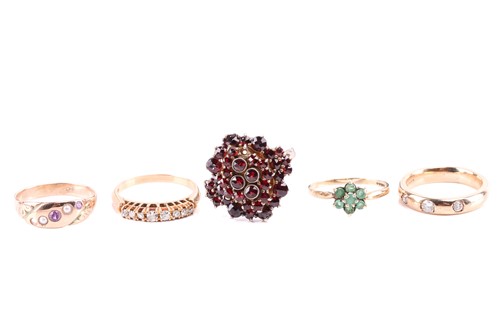 Lot 121 - Five gem set rings; includes a claw set...