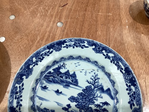 Lot 142 - A collection of Chinese blue and white...