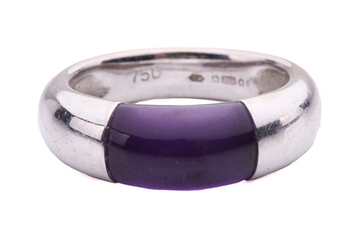 Lot 35 - An amethyst dress ring in 18ct white gold, the...