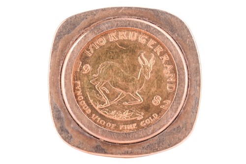 Lot 310 - A Half sovereign pendant, a 1/10 Krugerrand...