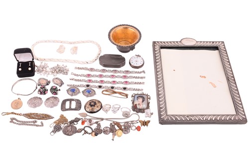 Lot 180 - A collection of silver and costume jewellery...