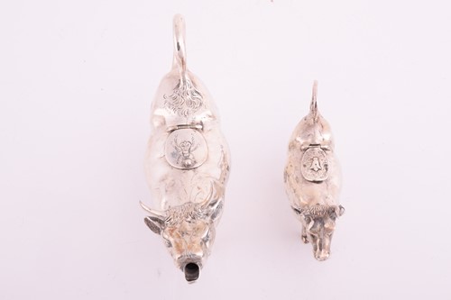 Lot 421 - A silver cow creamer in traditional form,...