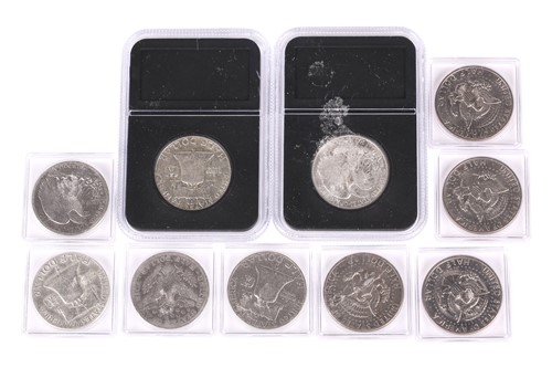 Lot 327 - A collection of United States coins in...