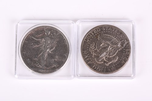 Lot 327 - A collection of United States coins in...