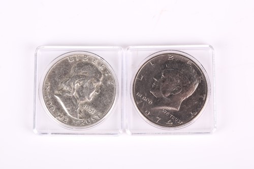 Lot 327 - A collection of United States coins in...