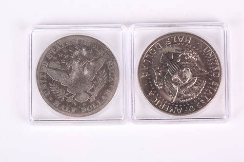 Lot 327 - A collection of United States coins in...