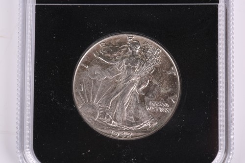 Lot 327 - A collection of United States coins in...