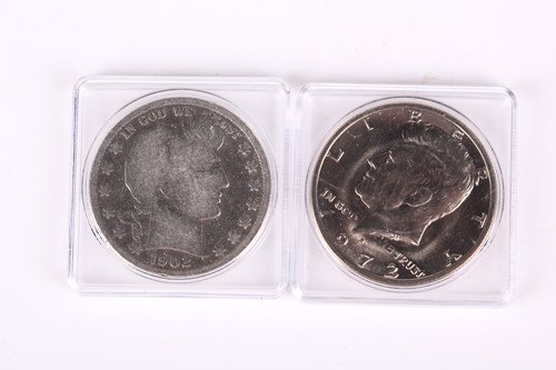 Lot 327 - A collection of United States coins in...