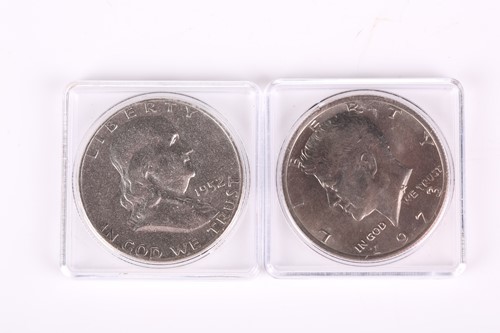 Lot 327 - A collection of United States coins in...