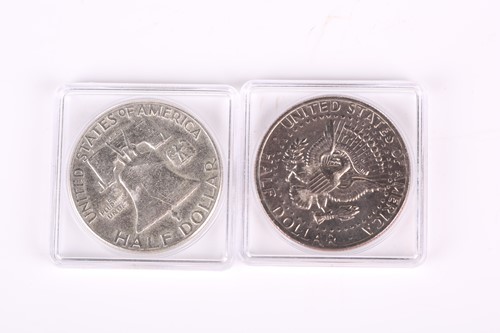 Lot 327 - A collection of United States coins in...