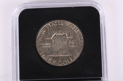 Lot 327 - A collection of United States coins in...