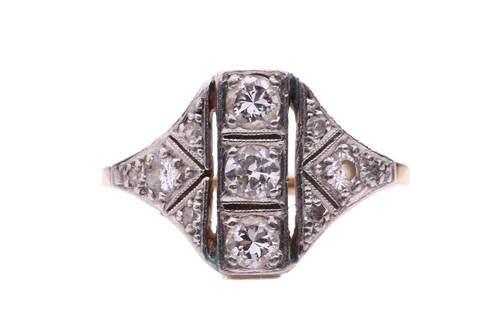 Lot 170 - An art deco diamond ring, set with old cut and...