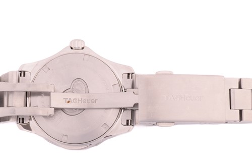 Lot 377 - A TAG Heuer Aquaracer Quartz Gentleman's...