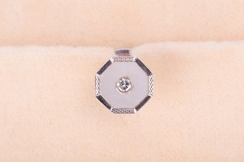 Lot 77 - A gentleman's diamond and mother of pearl...