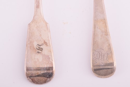 Lot 425 - A George III Old English pattern basting spoon,...