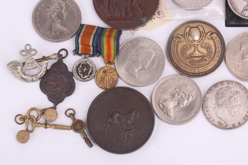 Lot 432 - A collection of coins, medals, a silver hip...